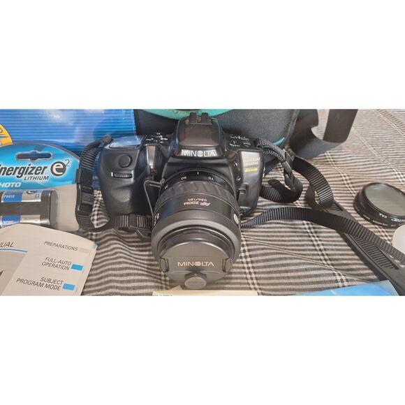 Minolta Maxxum 450si Date 35mm SLR Film Camera w/35-70mm Lens, Bag & New Battery - Picture 2 of 16